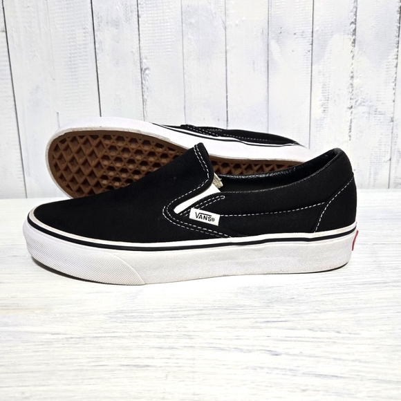 Vans Classic Slip On Shoes - Picture 2 of 11